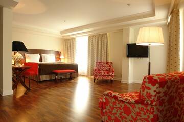  + Junior Suite King в Гостинице Cosmos St. Petersburg Olympia Garden Hotel