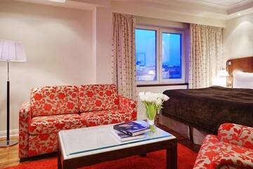 + Junior Suite Twin в Гостинице Cosmos St. Petersburg Olympia Garden Hotel